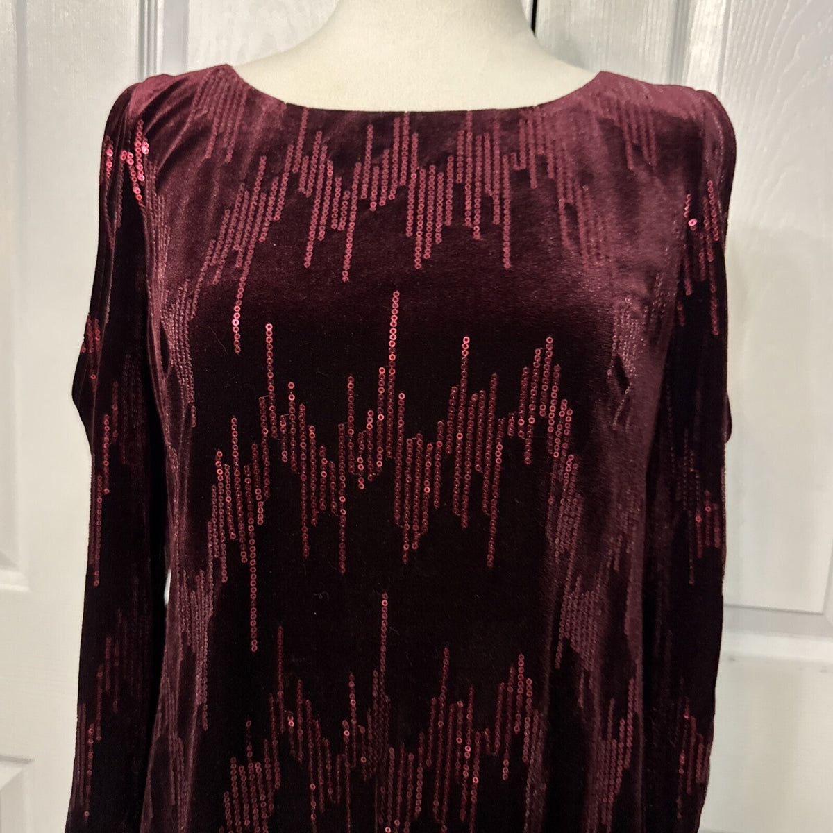 Jessica Howard Dress Women 10P Cold Shoulder Velvet Sequin Glam Party Cocktail