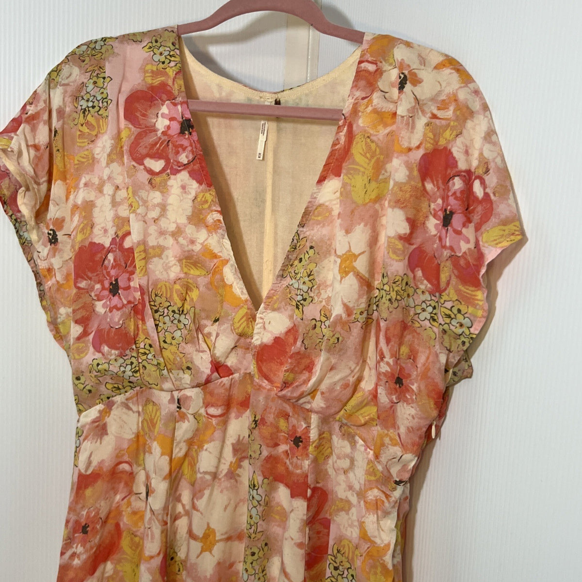 Free People - Women's Pink Floral Print - Deep V Neck - Size Small