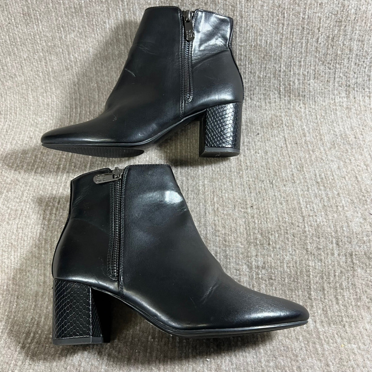 Bandolino Black Faux Leather Ankle Boots Women's Size 7M Block Heel Snake Print