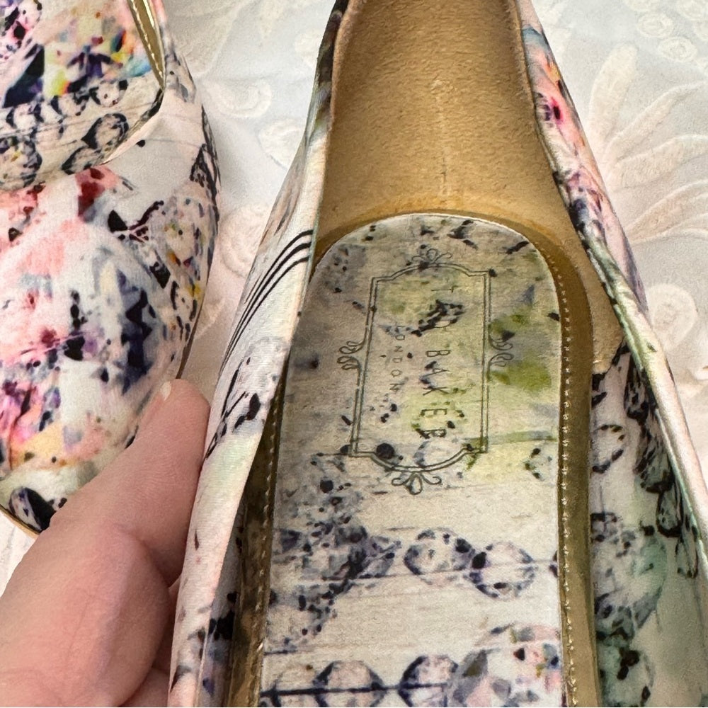 Floral Print Pointed Toe Heels Gold Accent Stiletto Pumps