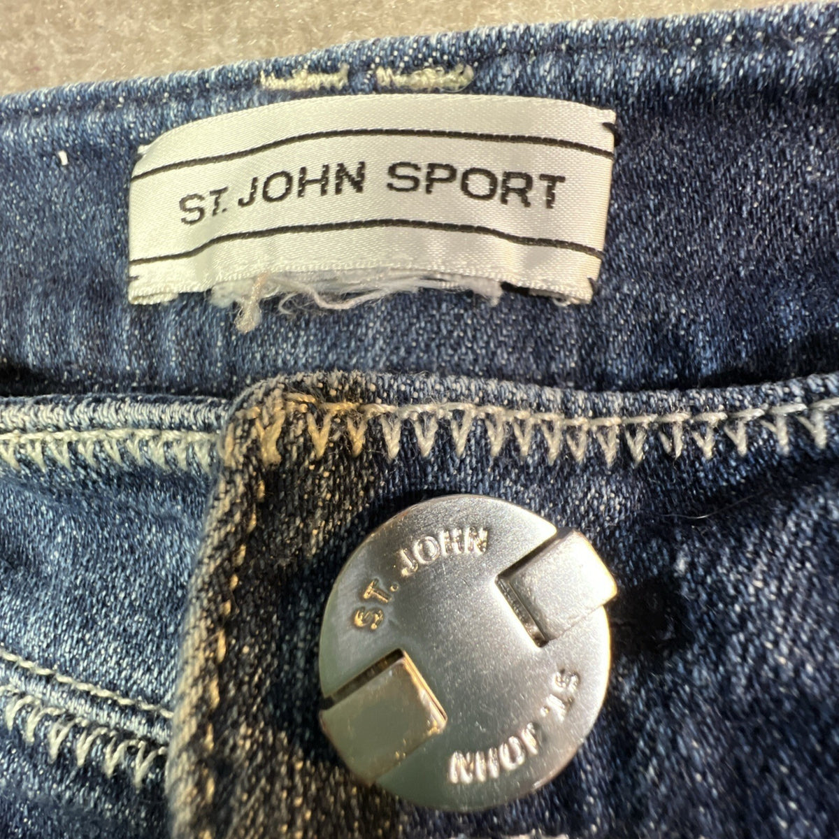 St. John Sport Stretch Denim Jeans Size 32 x33 Dark Wash Bootcut Designer Casual