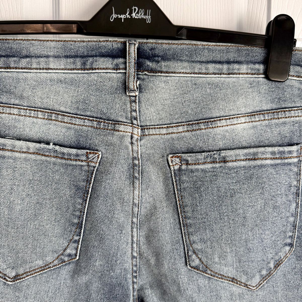Kensie Vintage Luxe Denim Raw hem 12/31 Distressed  Light Wash Jeans