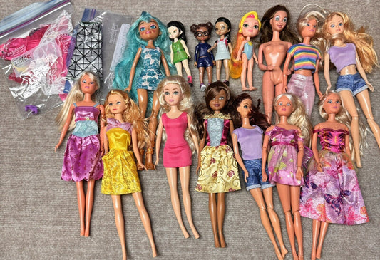 Various 12" Fashion Dolls and 4" Friends dolls, Lot of 15
