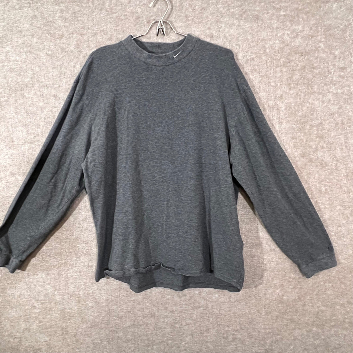 Nike Long Sleeve Mock Neck Shirt Mens Large Gray Stretchy Minimalist Athleisure