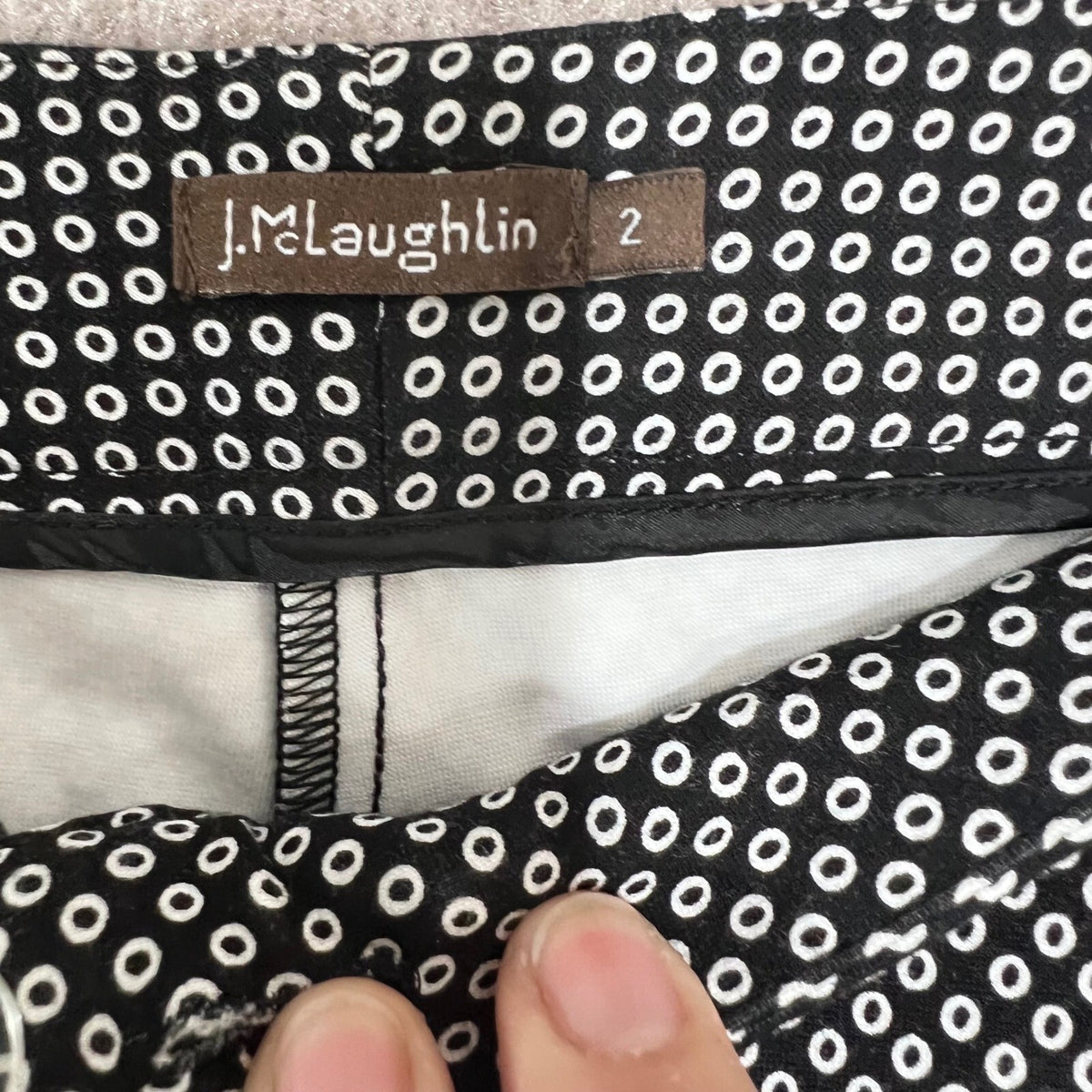 J.McLaughlin Trousers Women 2 Black Geometric Print Stretch Slim Ankle Pant