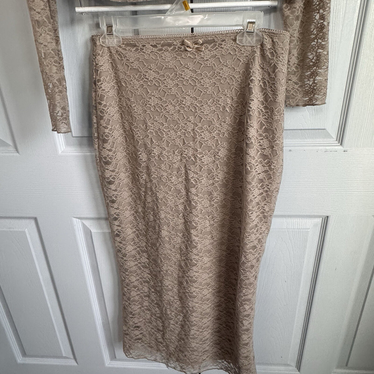 Juniors' madden girl Top & Maxi Skirt Set 2 Piece Ballet Neck Long Sleeve Lace