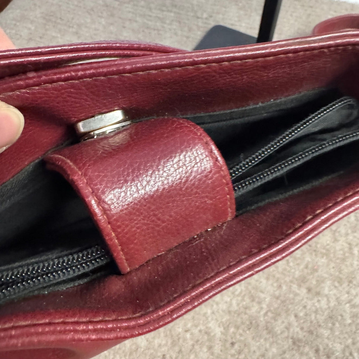 Liz Claiborne Crossbody Bag Women Burgundy Red Faux Leather Purse Minimalist