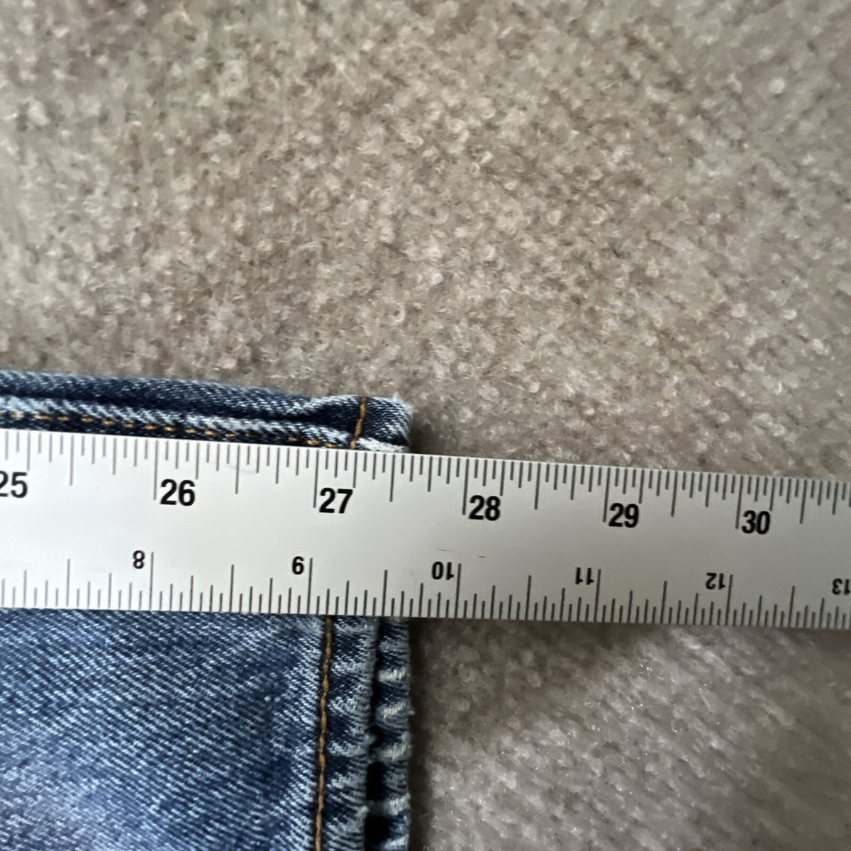 Levis 501 Straight Leg Button Fly Mens 36x30 Blue Jeans Med Wash READ