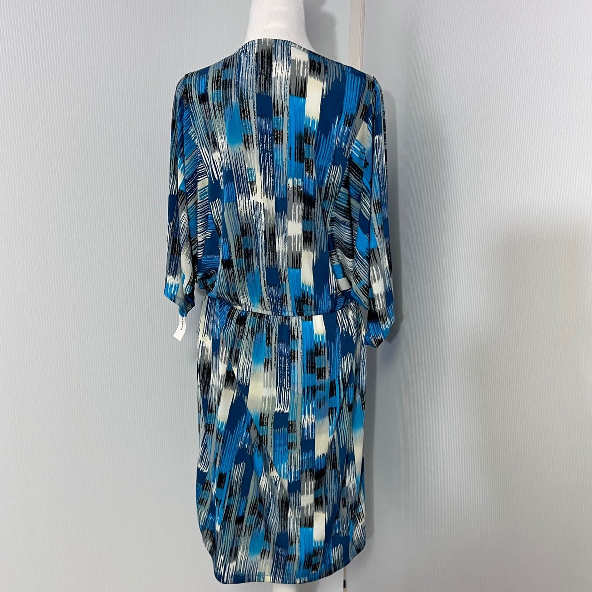 NWT Dressbarn Abstract Print Surplice 3/4 Sleeve Midi Dress Sz 14 Stretch Career
