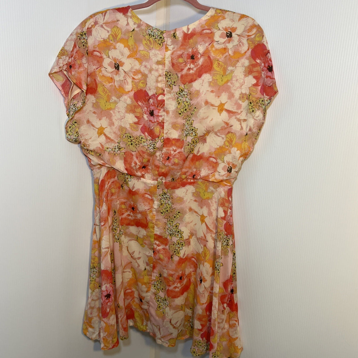 Free People - Women's Pink Floral Print - Deep V Neck - Size Small