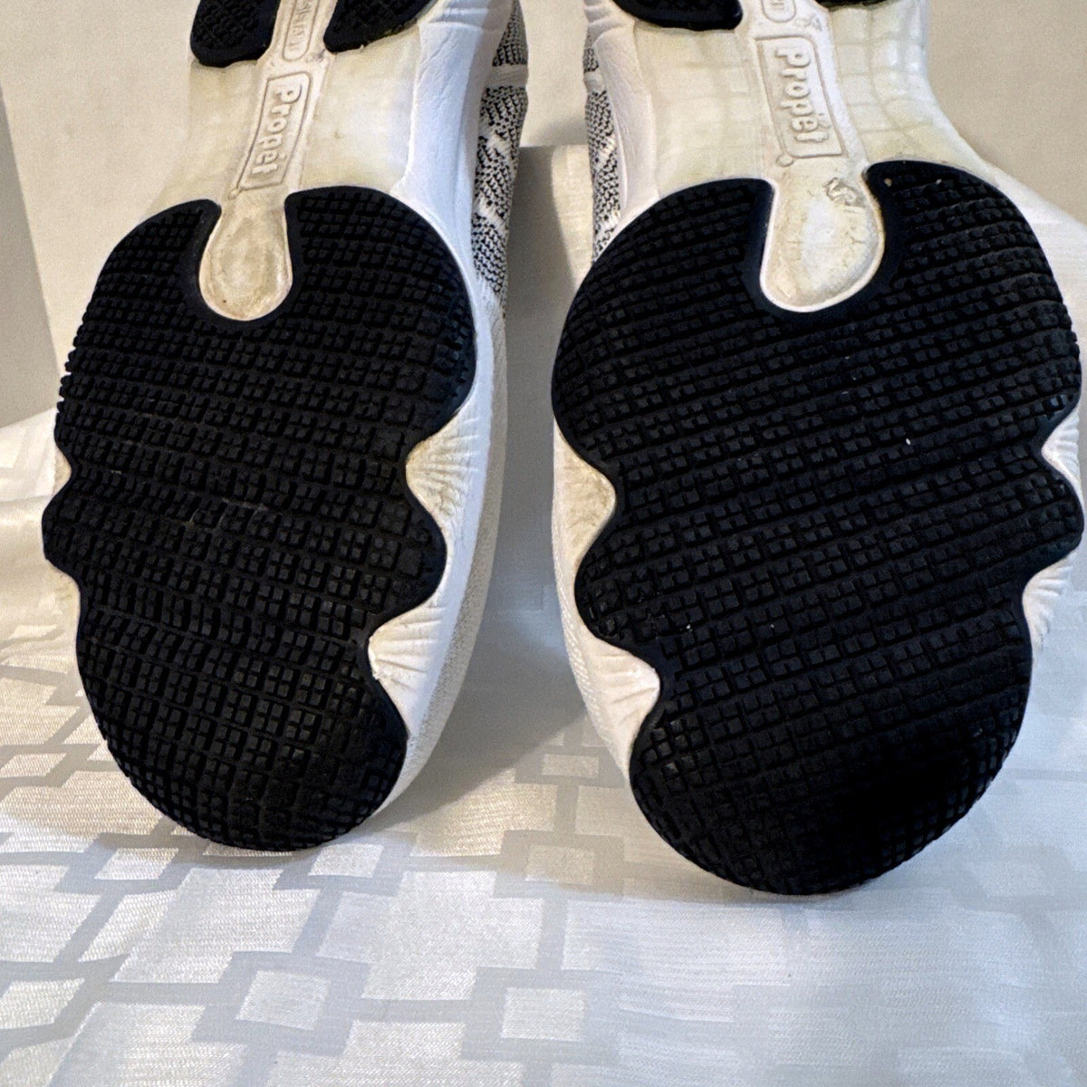 Propet Slip On Slip Resistant Men Size 10 Wide Comfort Washable Sneakers WCS004K