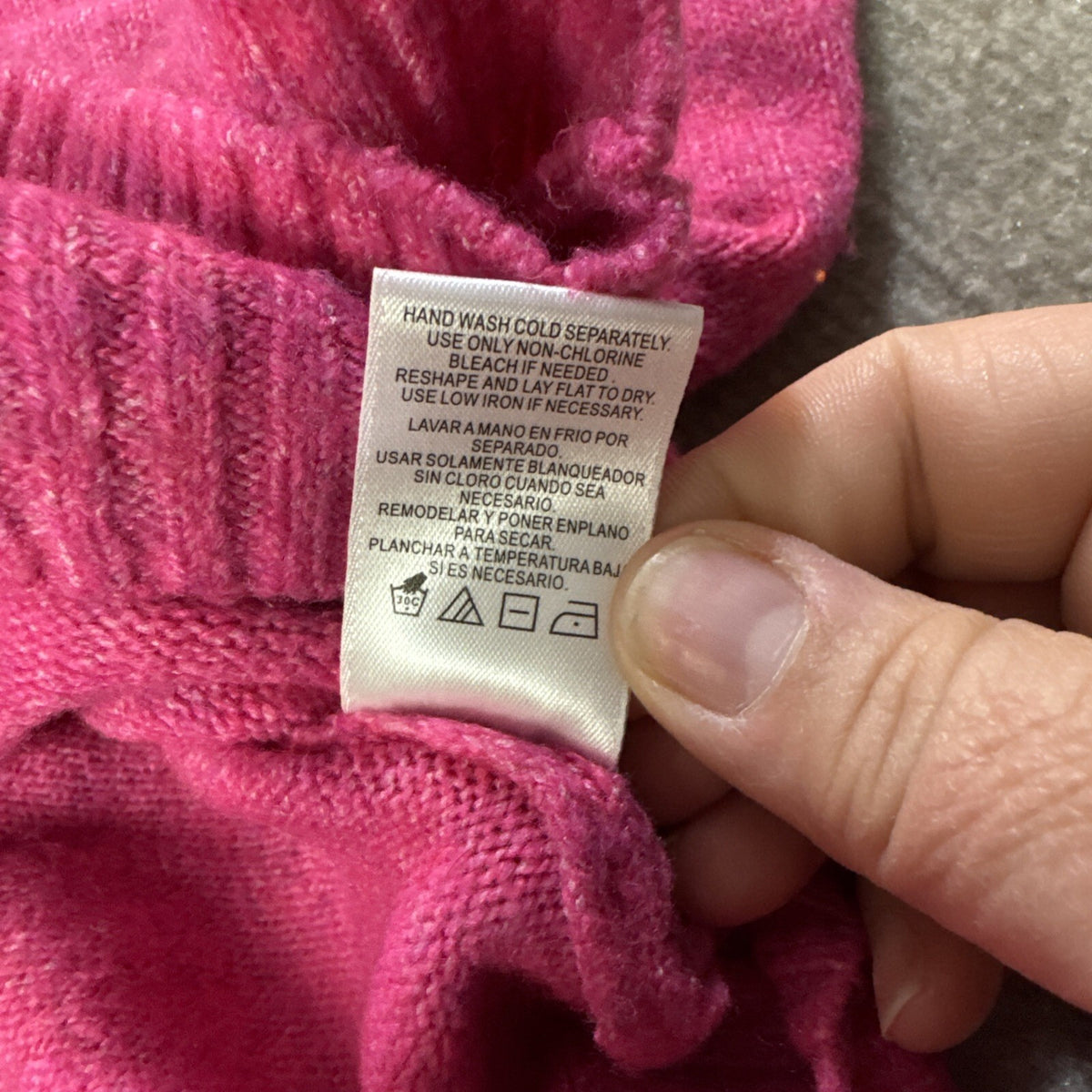 Vince Camuto Sweater Women's Lg Pink Relaxed Soft Stretch V Neck Fuzzy Cozy