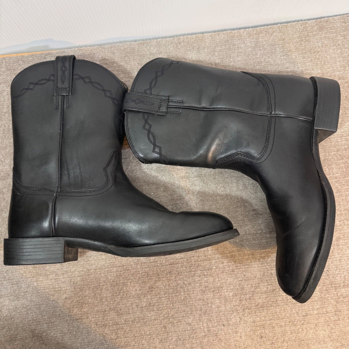 Ariat Heritage Roper Boots Mens 9.5 Black Leather Western Cowboy Farm Work