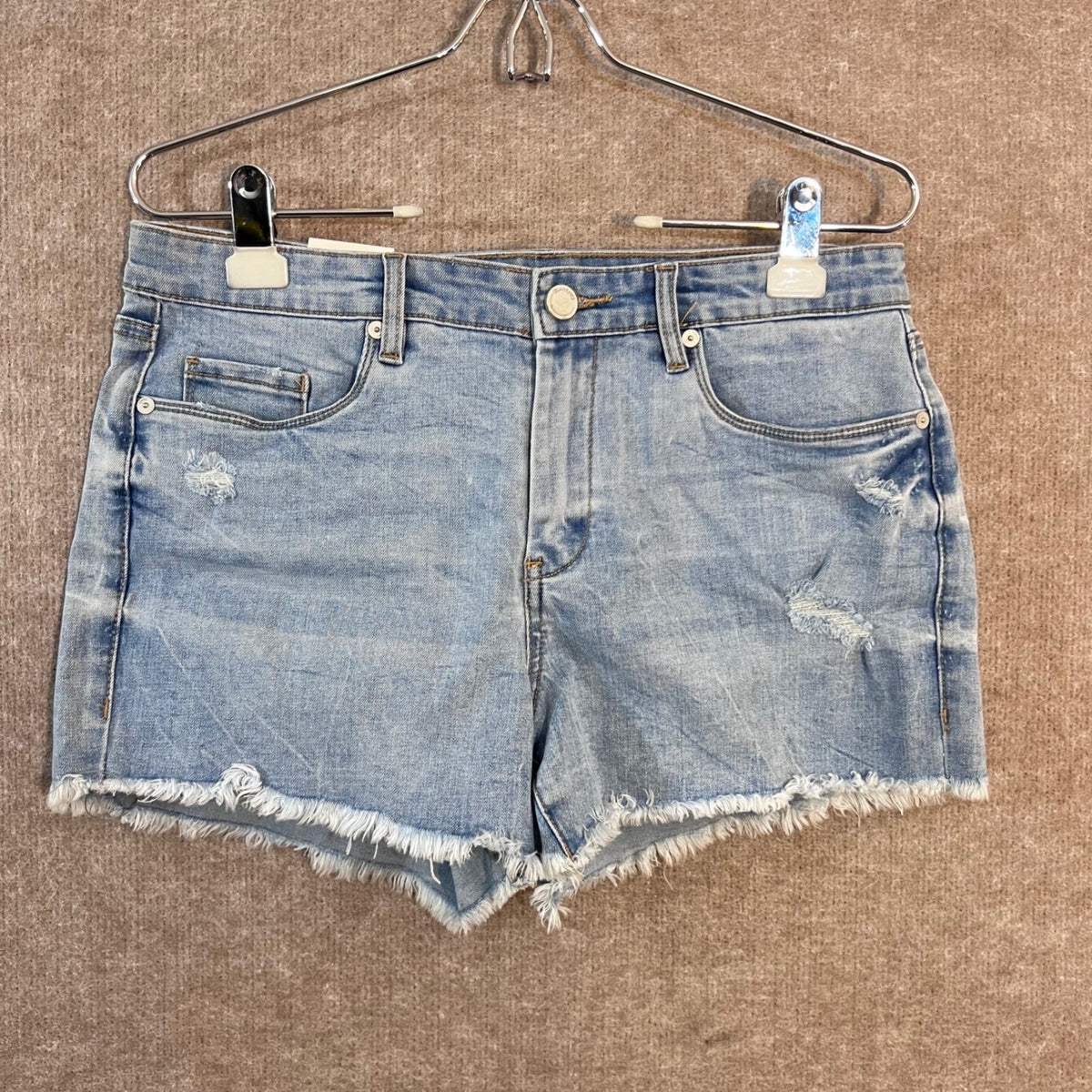 BLANKNYC The Astor Cut-Off Short Womens 30 Light Wash Distressed Denim Boho