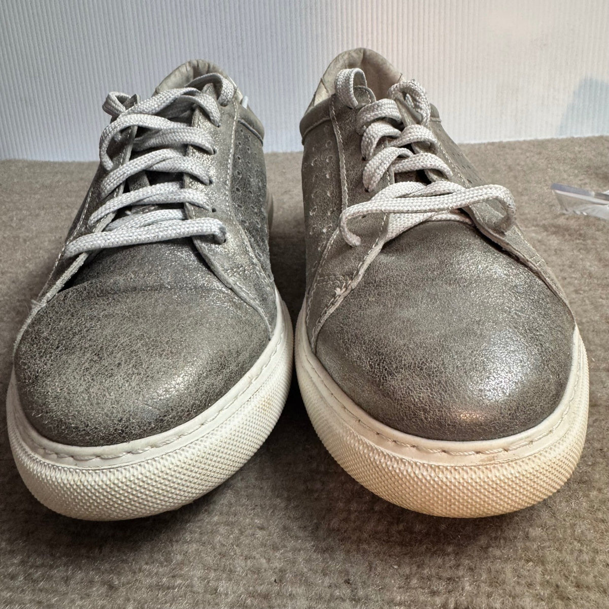 Johnston & Murphy Sneaker Womens 8.5 Silver Metallic Perforated J&M Flex Casual