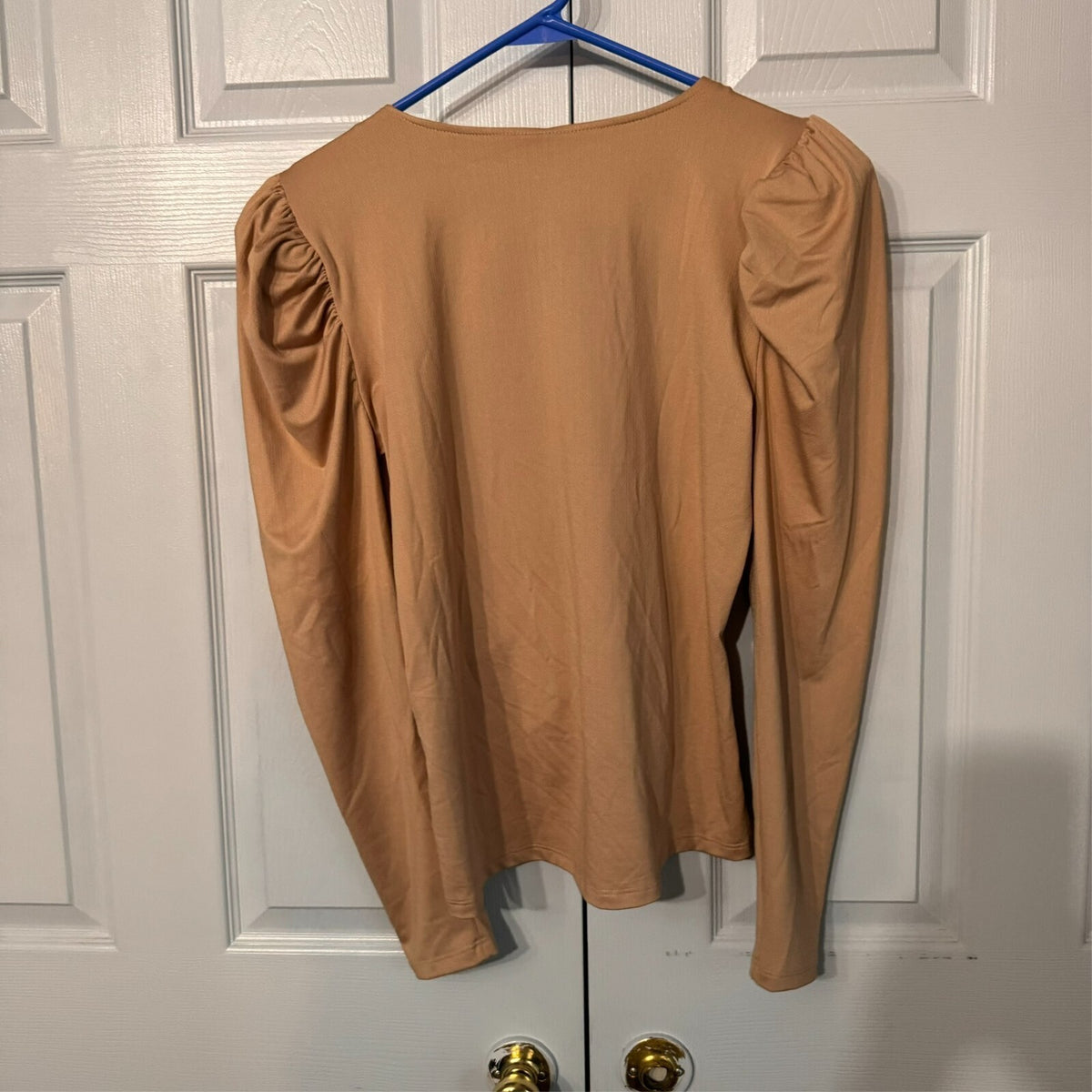 NWT Tissini L Nude Puff Shoulder Blouse Blusa Maela