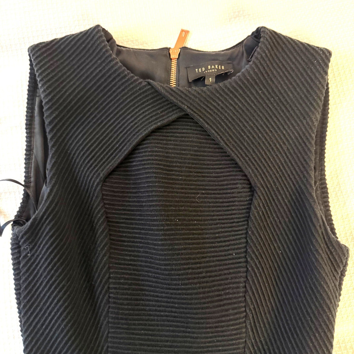 Ted Baker Black Ribbed Midi Bodycon Dress Cutout Neckline Zip Back Size 1 (US 4)