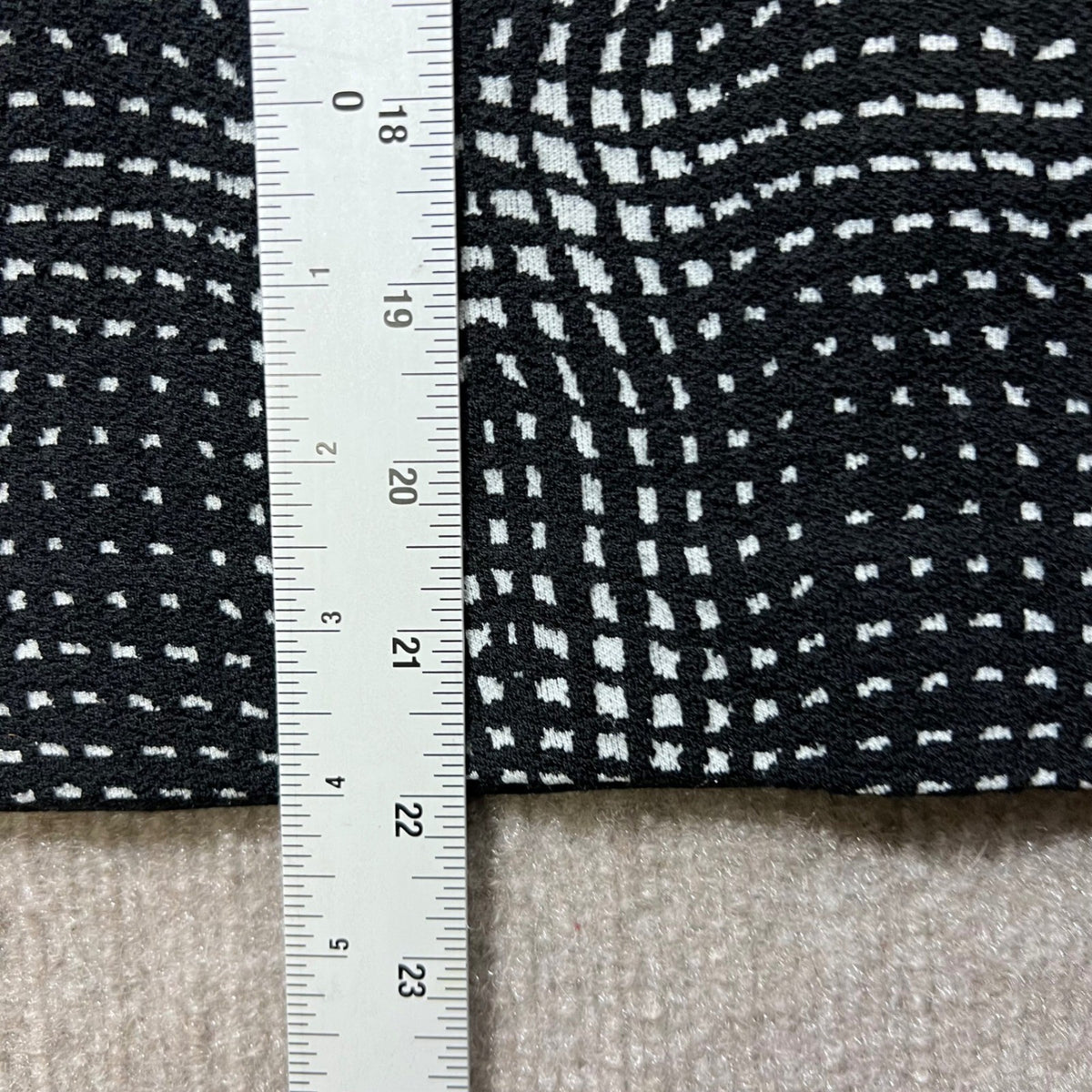 Diane von Furstenberg Black White Abstract Pattern Pencil Skirt Size 2