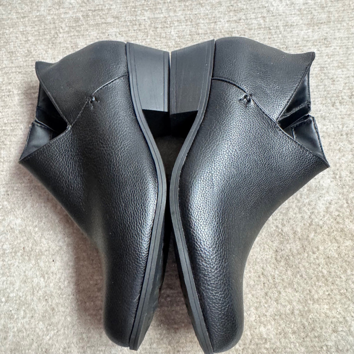 Aerosoles Ankle Boots Womens 8W Black Pebbled Faux Leather Side Zip Classic