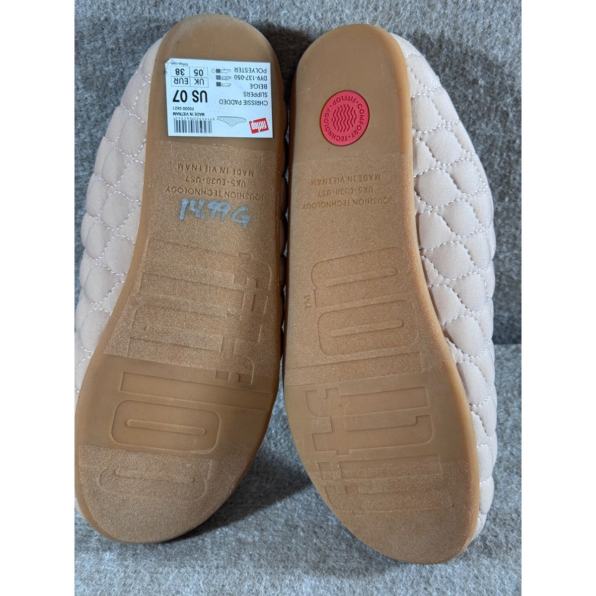 FitFlop Chrissie Padded Slippers Women 7 Quilted Beige Mules Comfort