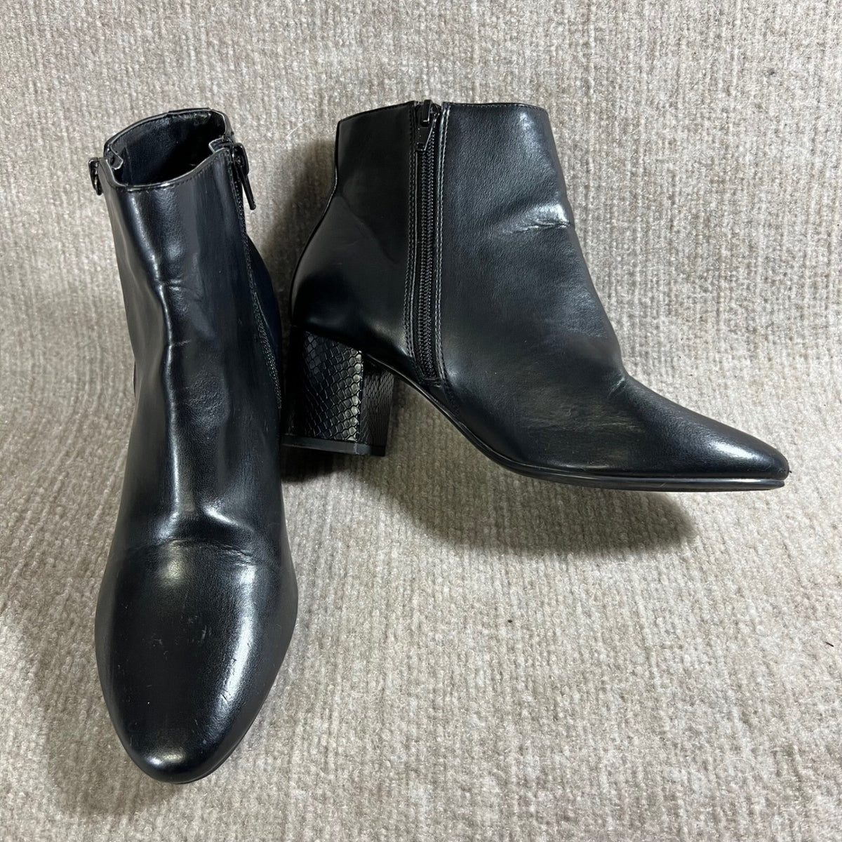 Bandolino Black Faux Leather Ankle Boots Women's Size 7M Block Heel Snake Print