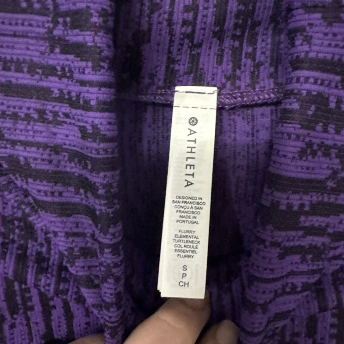 Athleta Flurry Elemental Turtleneck Women Small Purple Digital Pattern Stripe