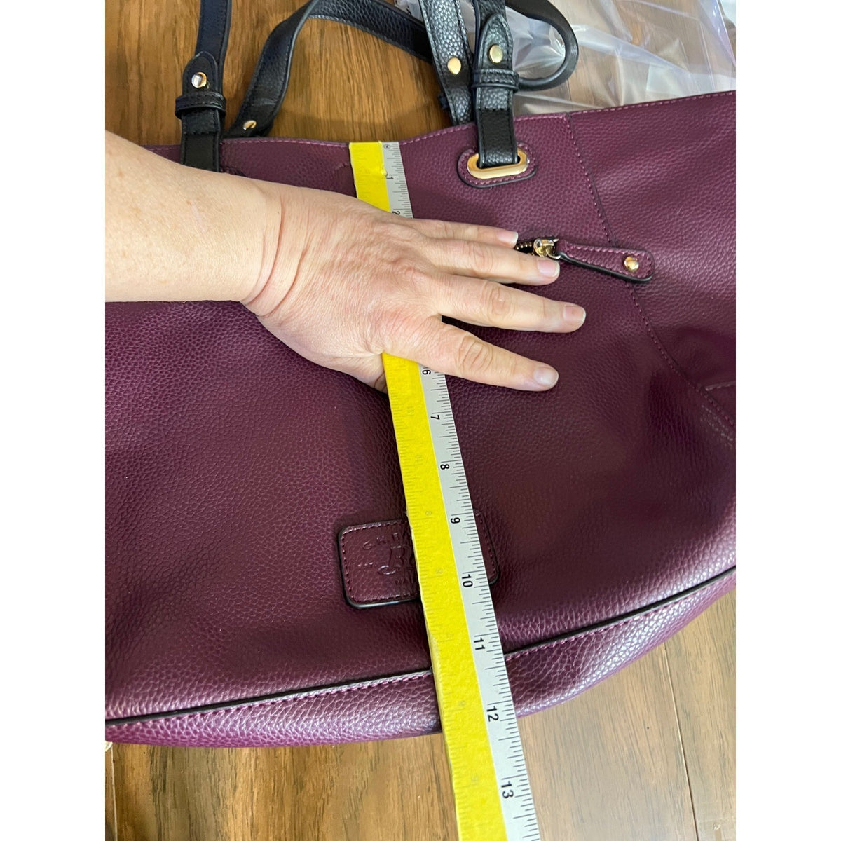 G.H. Bass Tote Bag Womens Burgundy Faux Leather Gold Hardware