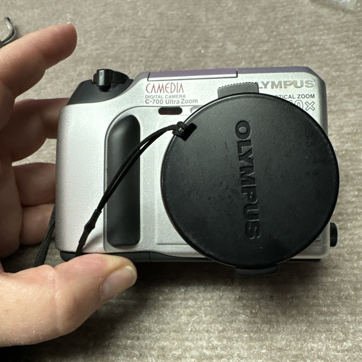 Olympus Camedia C-700 2.1MP Digital Camera 10xOptical Zoom Used Powers On