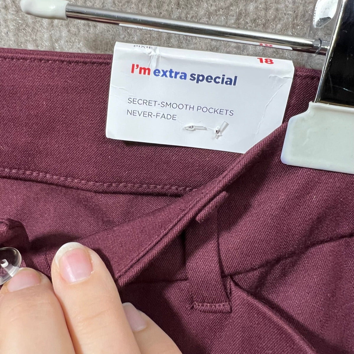 Old Navy High Rise Pixie Flare Pants Burgundy Women's Size 18 NWT