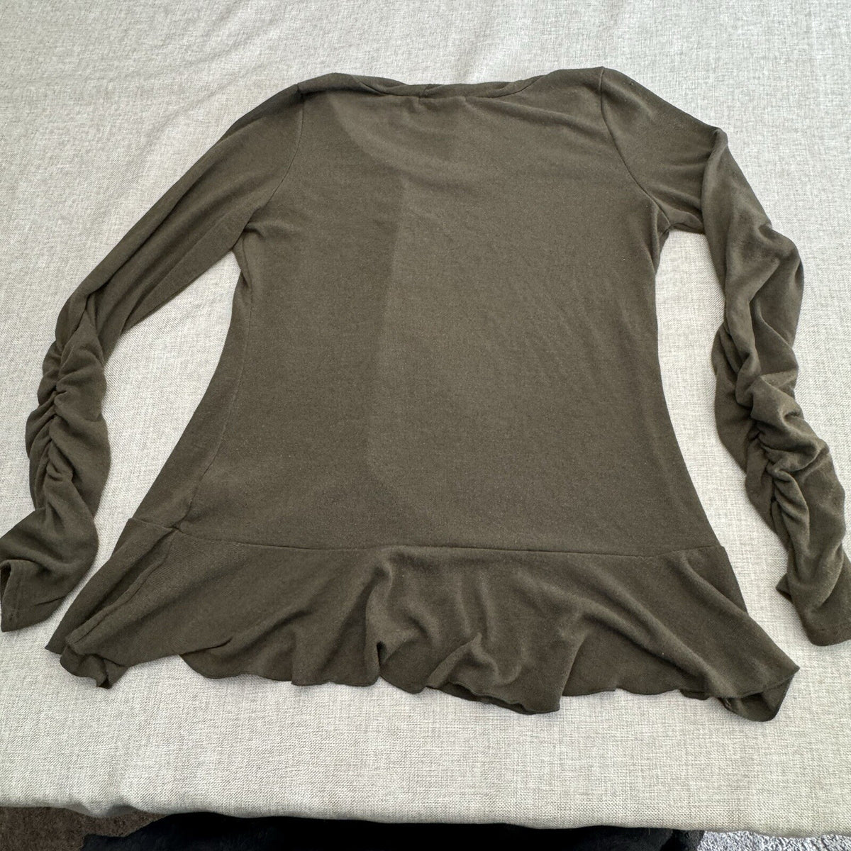Gemstone Sz L Women Light Knit Olive Boho Lagenlook Ruffle Sweater USA