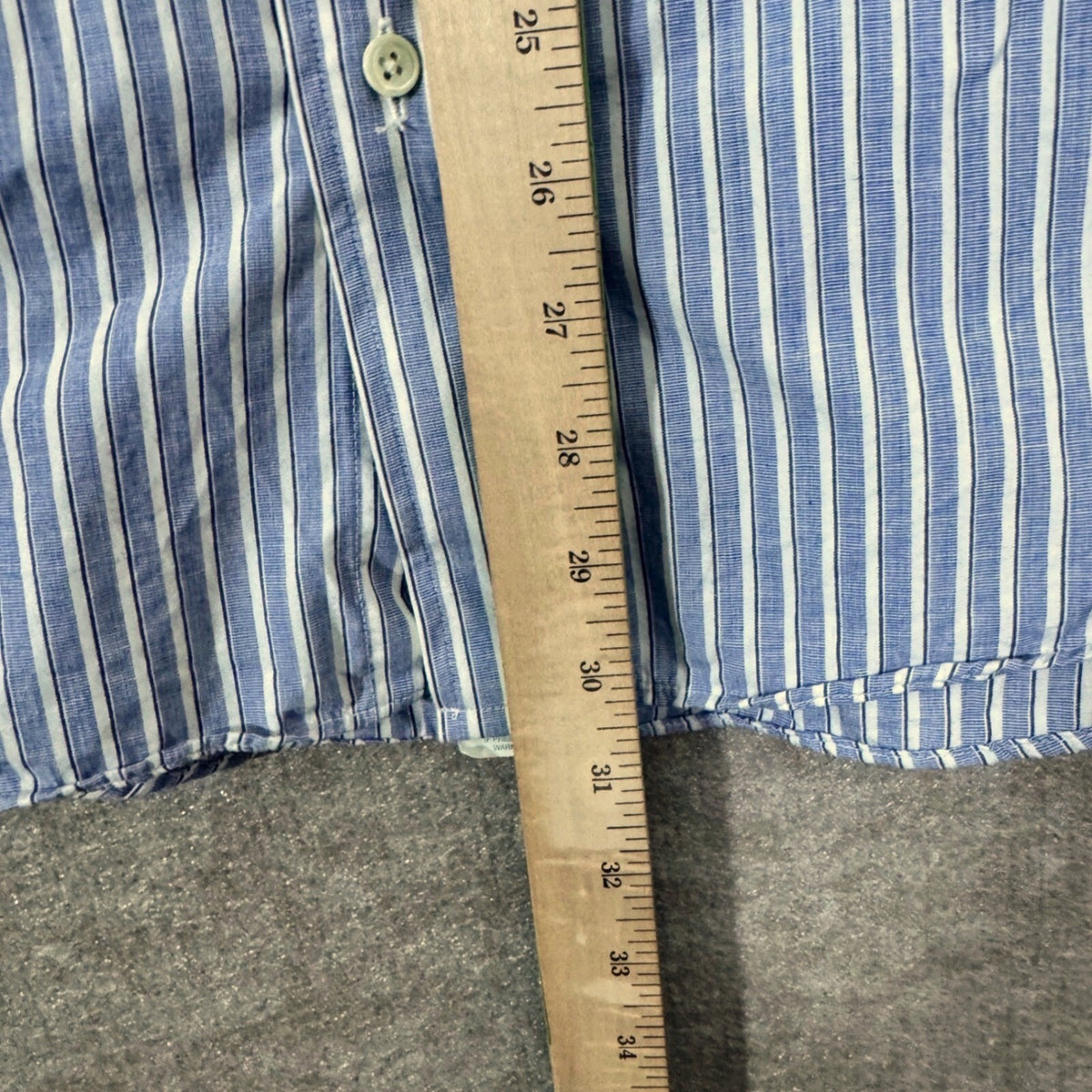 Vintage Burberrys Button Down Shirt Mens 16.5 33 Blue Striped Cotton Minimalist