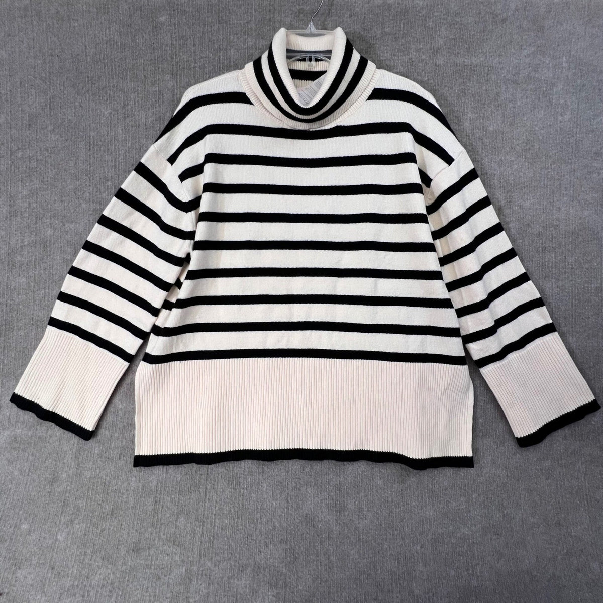 Striped Turtleneck Sweater Relaxed Fit Black White XL Viscose Cozy Oversized