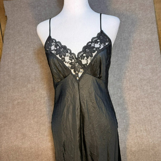 Black Slitted vintage JC Penney Med Full Length Slip/Slipdress Nightie Lingerie