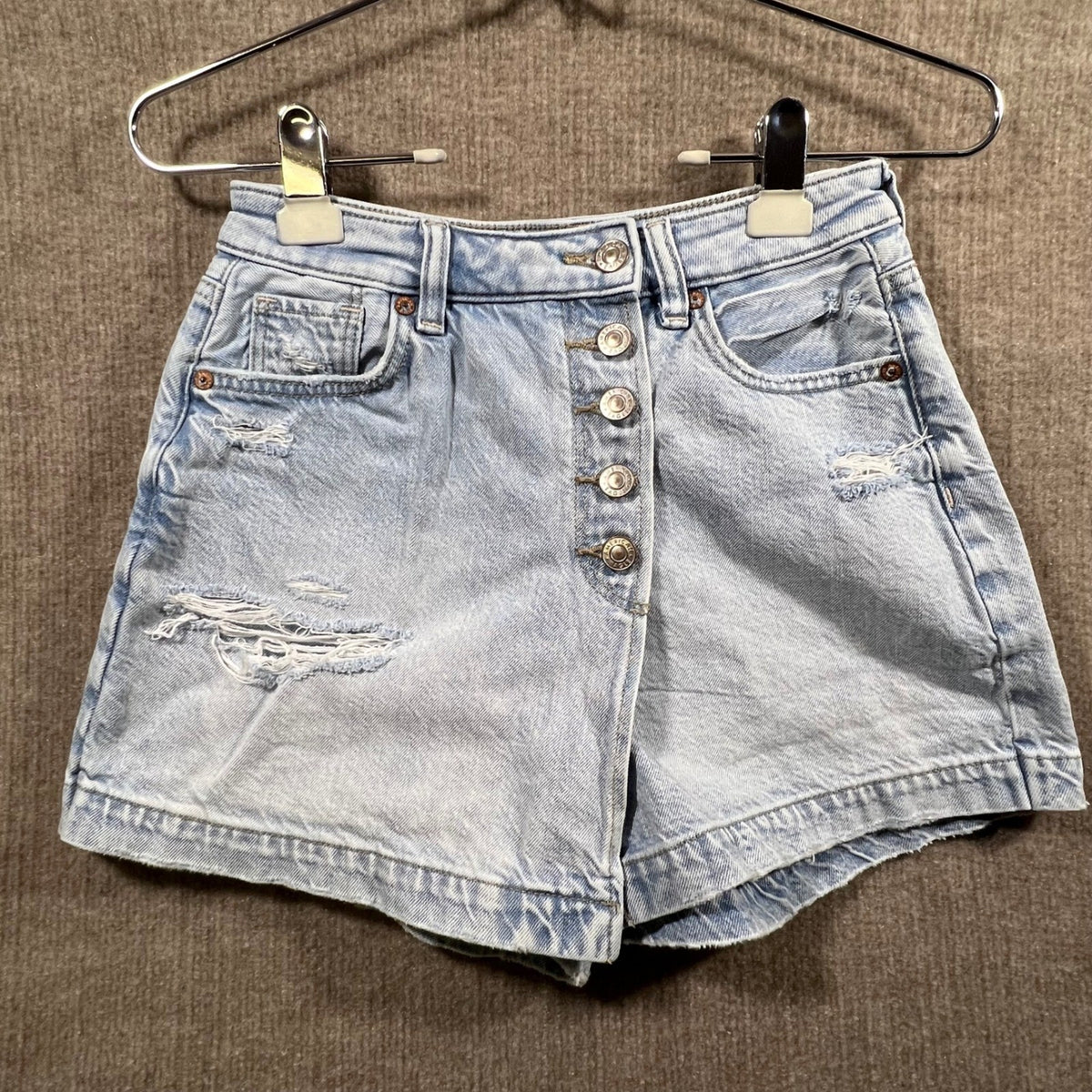 American Eagle Outfitters Denim Ripped Button Fly Shorts Light Wash Size 0
