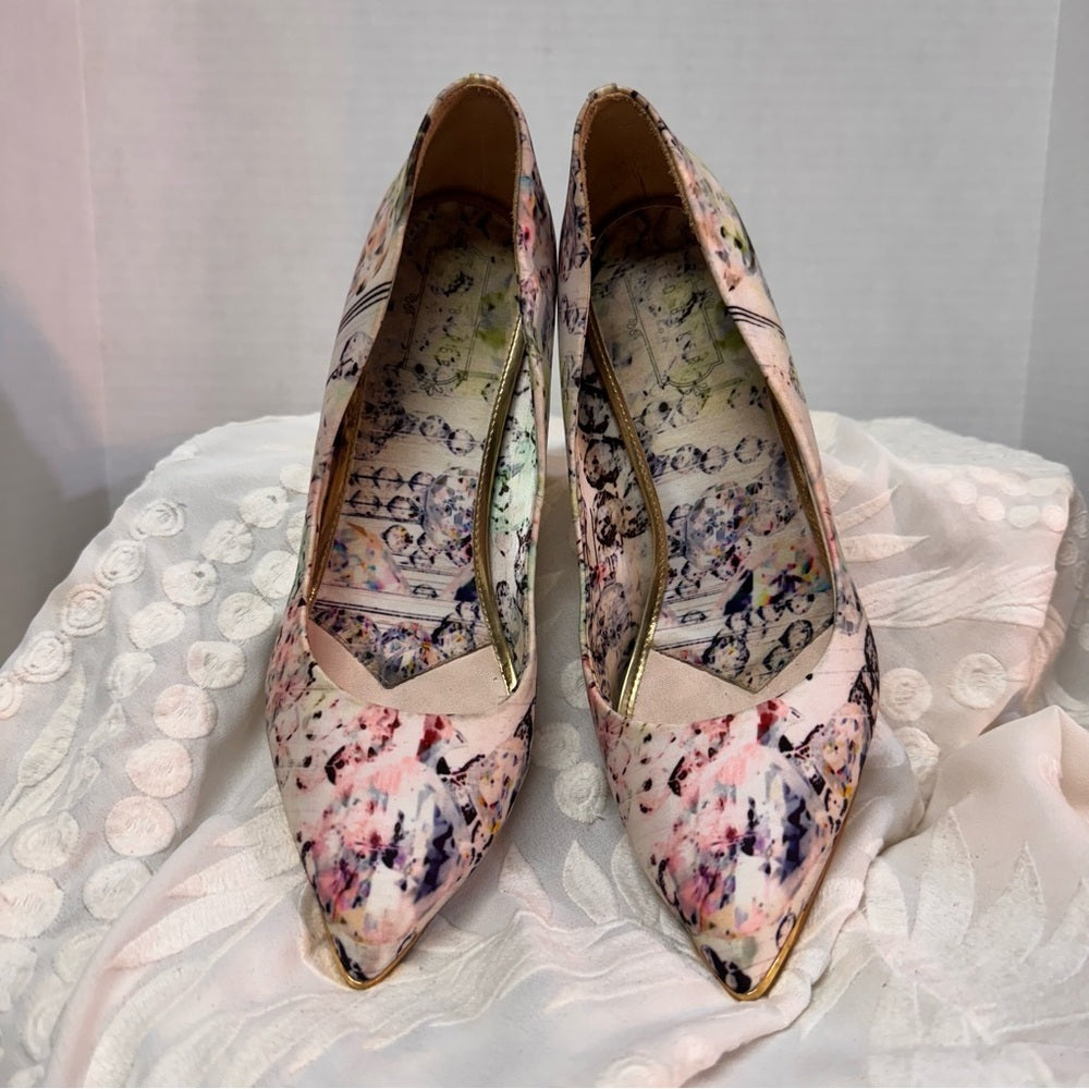 Floral Print Pointed Toe Heels Gold Accent Stiletto Pumps