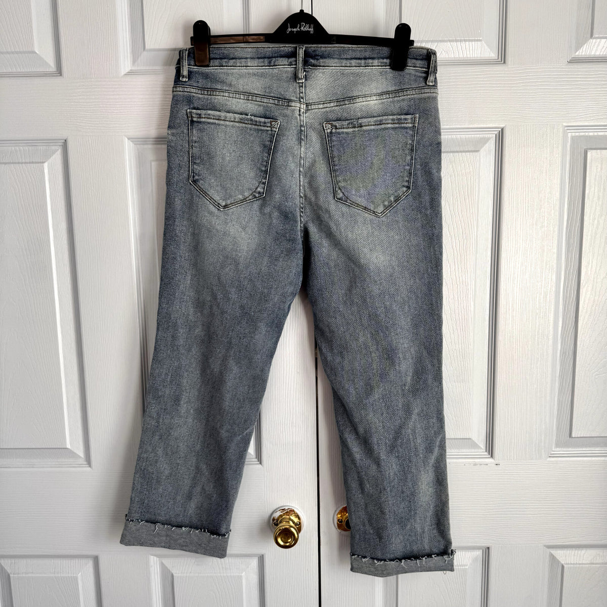 Kensie Vintage Luxe Denim Raw hem 12/31 Distressed  Light Wash Jeans
