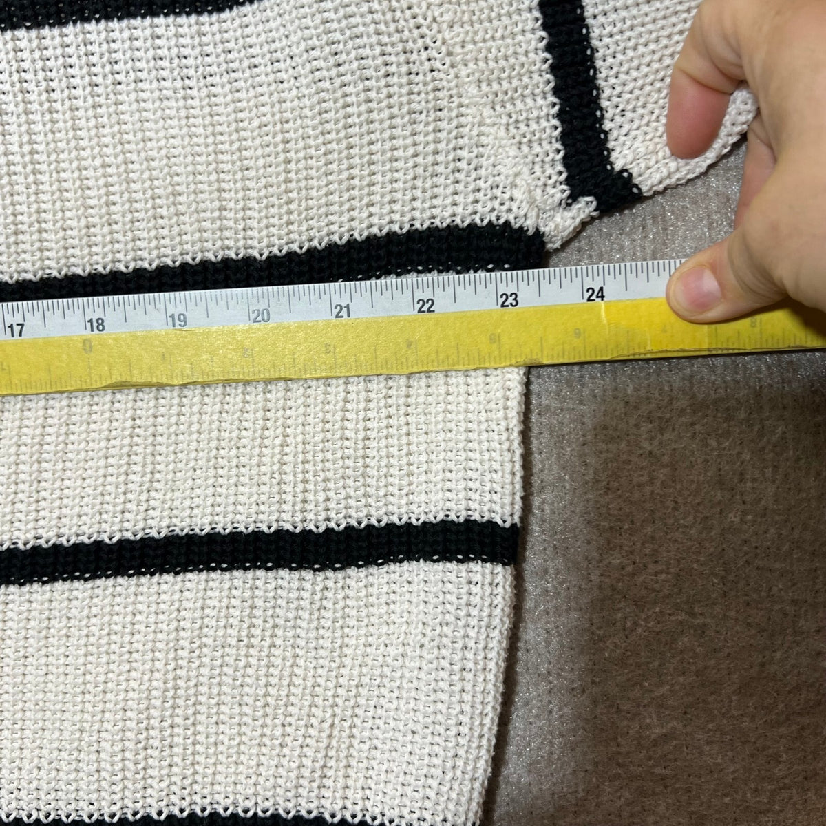 Universal Thread Women's Black White Striped Cardigan Crop Sweater Size S