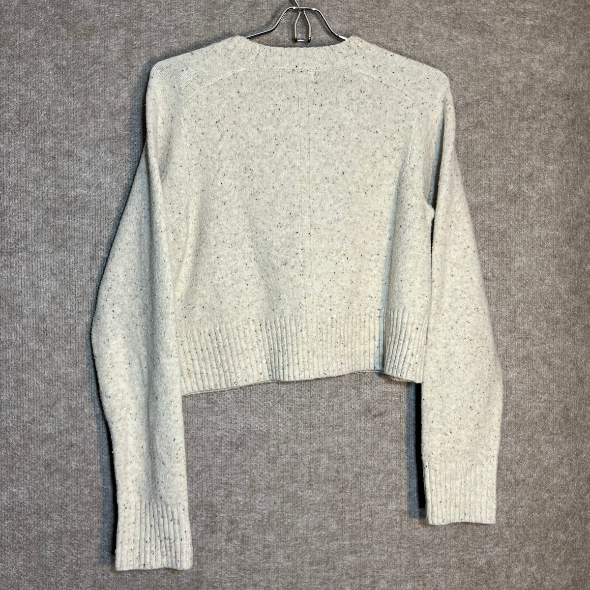Universal Thread Speckled Heathered Gray Knit Pullover Sweater Medium Crop Cozy