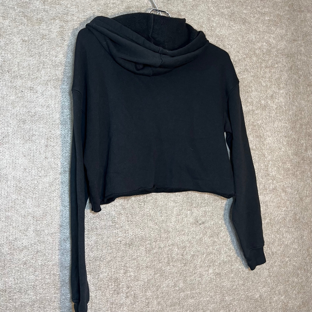 Everybody Loves Boobs Women's S Black Hug Cropped Hoodie Heart Graphic