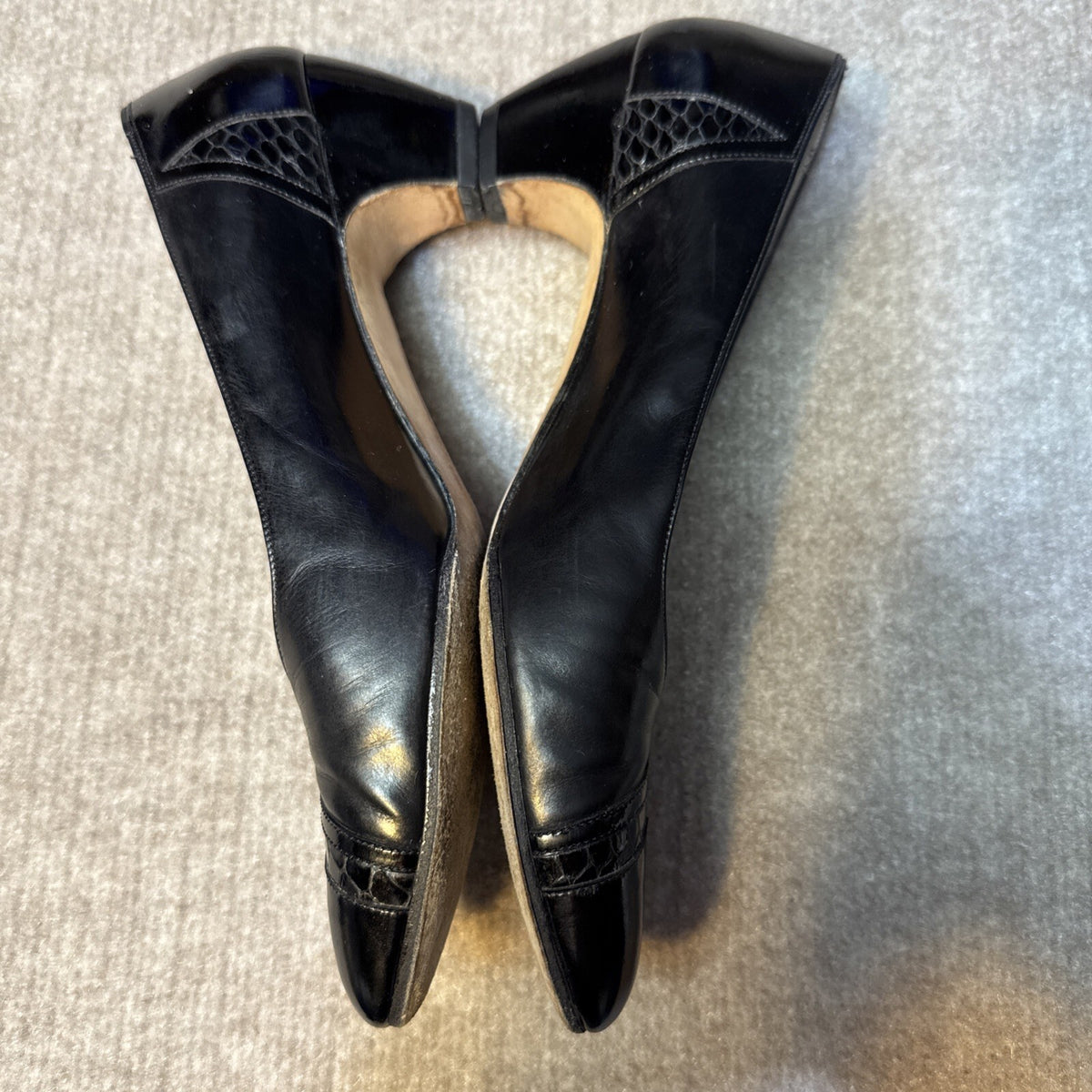 Vintage Ferragamo DQ 7653 Black Leather Cap Toe Pumps 7.5 AAA Narrow Italy