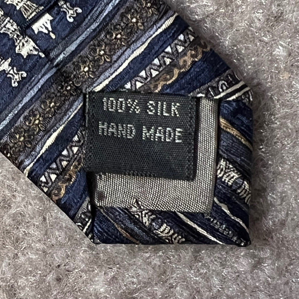 Tesoro Rosso Uomo Moda Blue Silk Necktie Architecture Pattern Art Deco Style