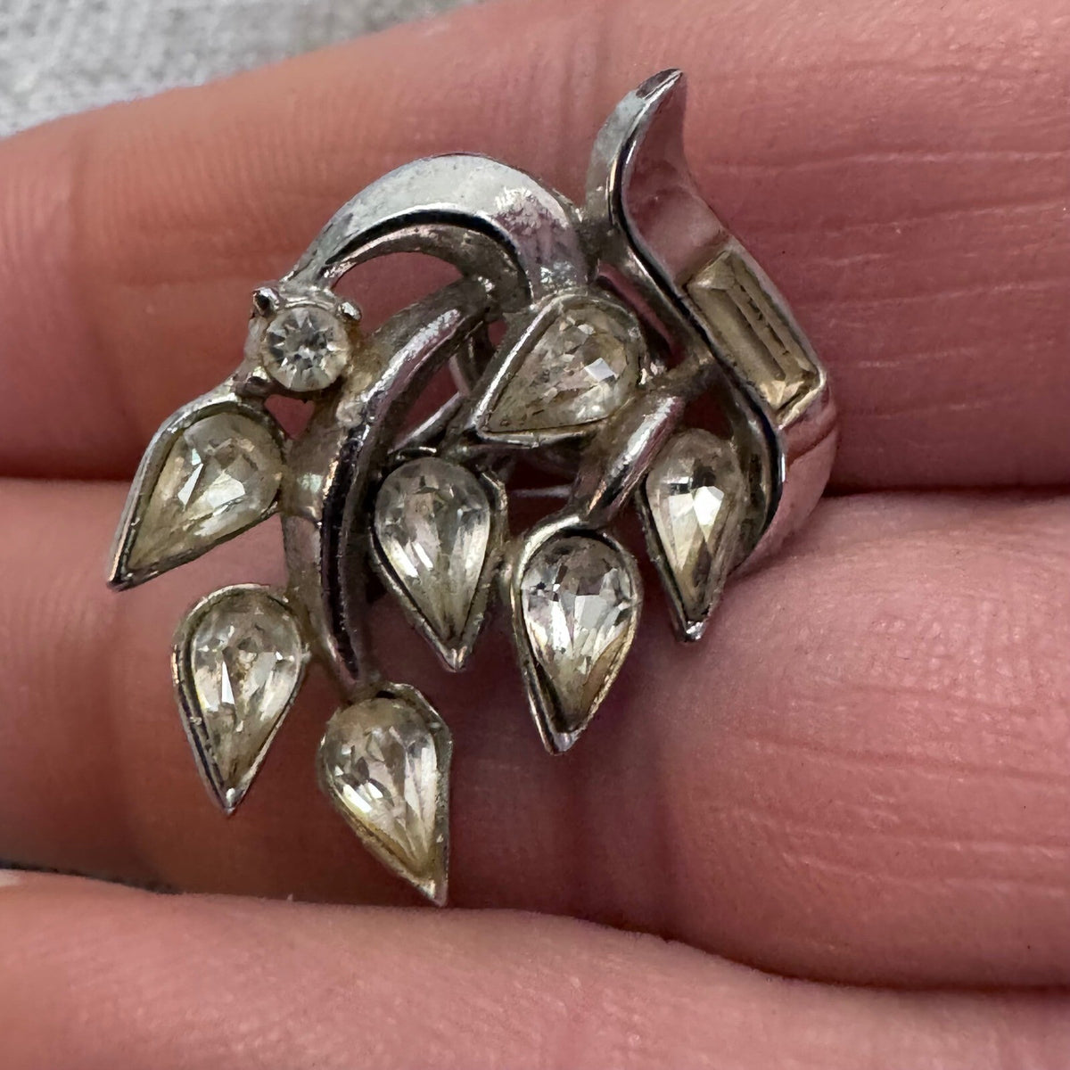Vintage Crown Trifari Rhinestone Leaf Clip-On Earrings Signed Designer Jewelry