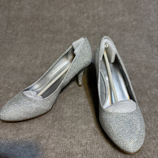 Call It Spring Pump Women 7.5 Silver Glitter Stiletto Heel Formal Party Glam
