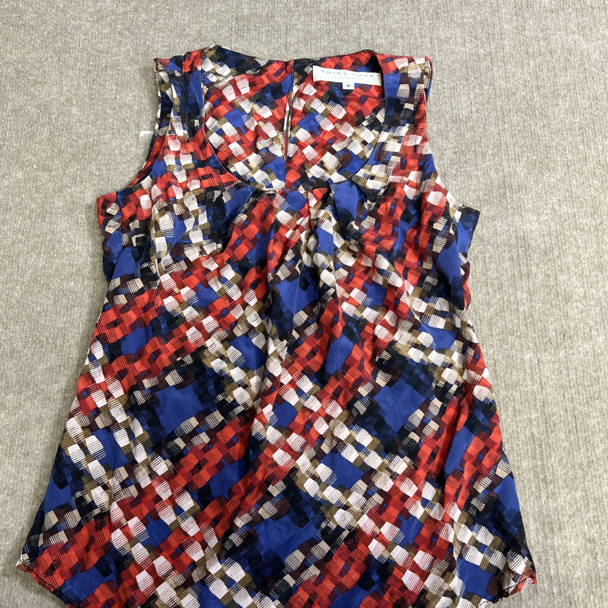 Trina Turk Silk Pleated Sleeveless Shell Top Small USA Red White Blue Geometric