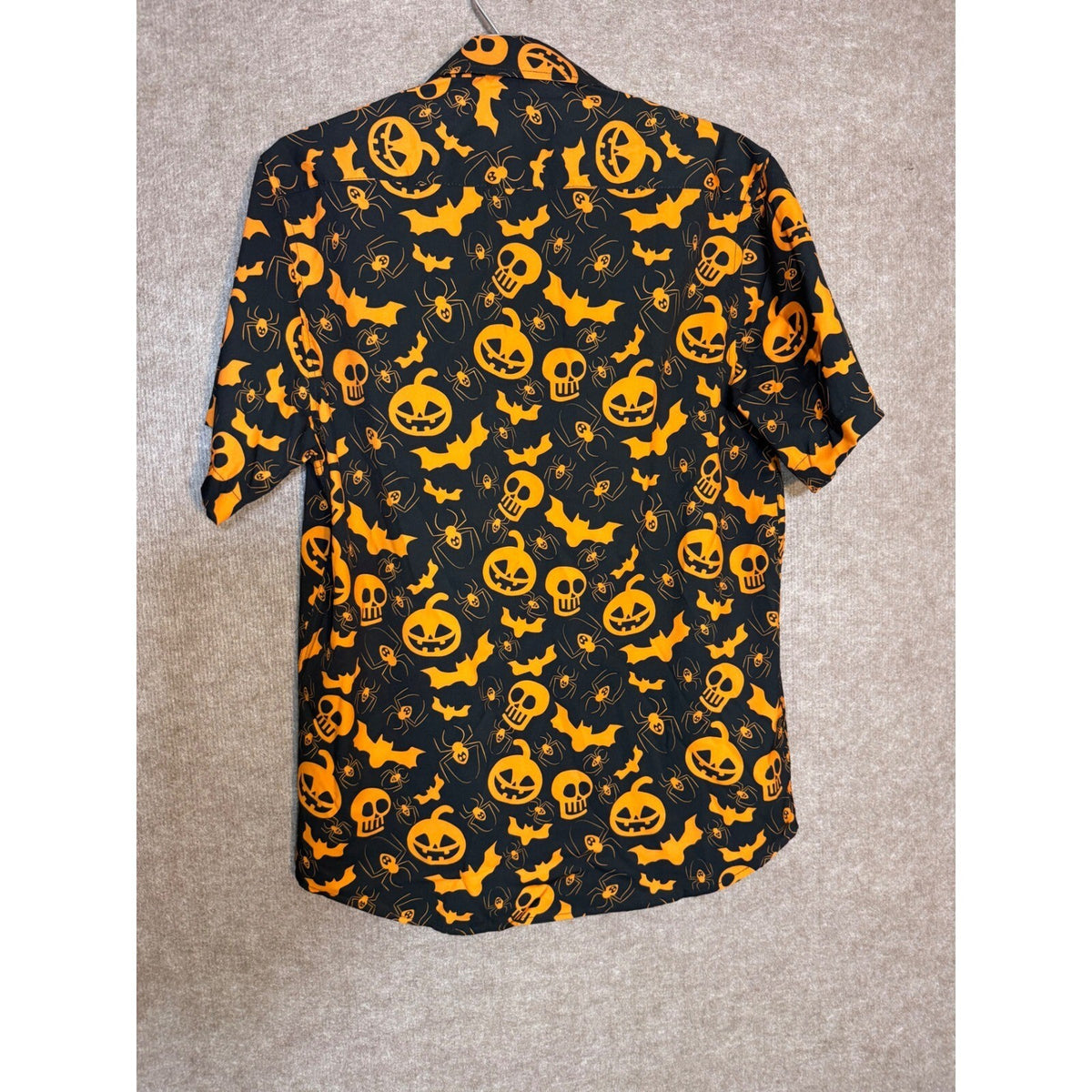 ENVMENST Halloween Button Down Shirt Mens Small Pumpkin Skull Bat Spider Spooky