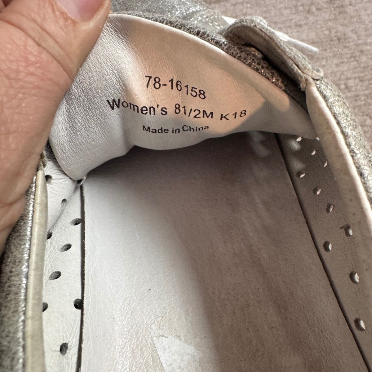 Johnston & Murphy Sneaker Womens 8.5 Silver Metallic Perforated J&M Flex Casual