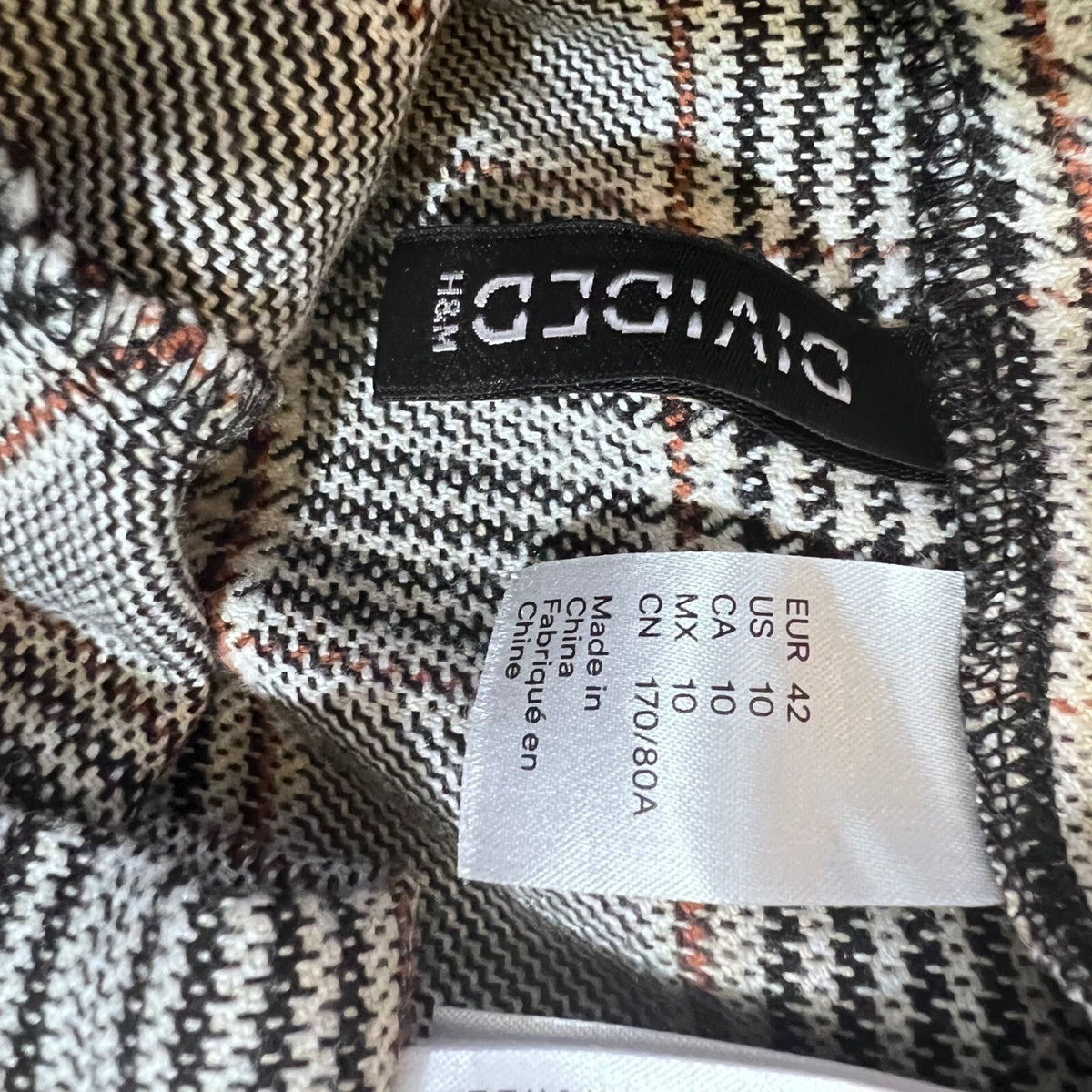H&M Divided Plaid Mini Skirt Sz 10 Gray Check Pleated Academia Preppy Schoolgirl