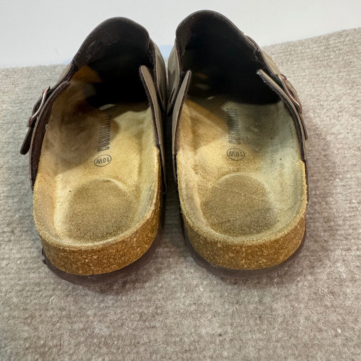Cushionaire Lane Cork Footbed Clogs Womens 10W Brown Faux Suede Buckle Mules