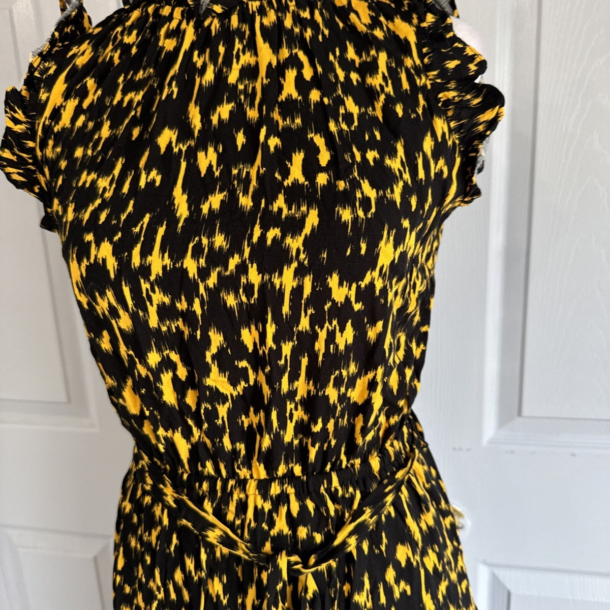 NWT Who What Wear Womens Textured Animal Print Ruffle Dress XS 4 Black Gold Midi