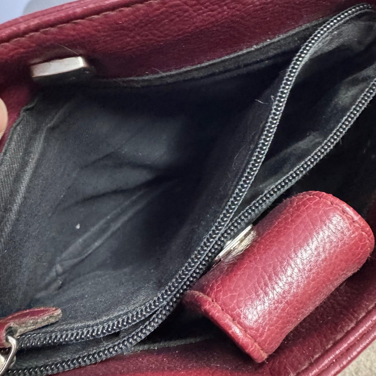 Liz Claiborne Crossbody Bag Women Burgundy Red Faux Leather Purse Minimalist